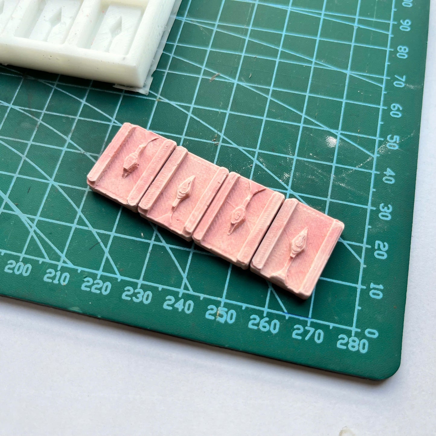 Miniature Brick Mold – Traditional Roof Shape Brick Design